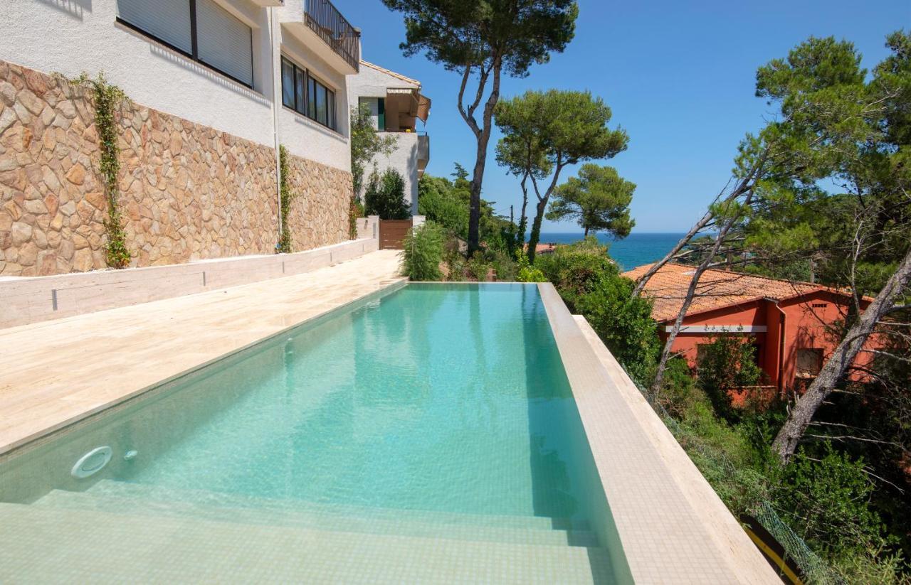 Apartmán La Vie En Rouge Sa Riera Duplex, Private Parking Begur Exteriér fotografie