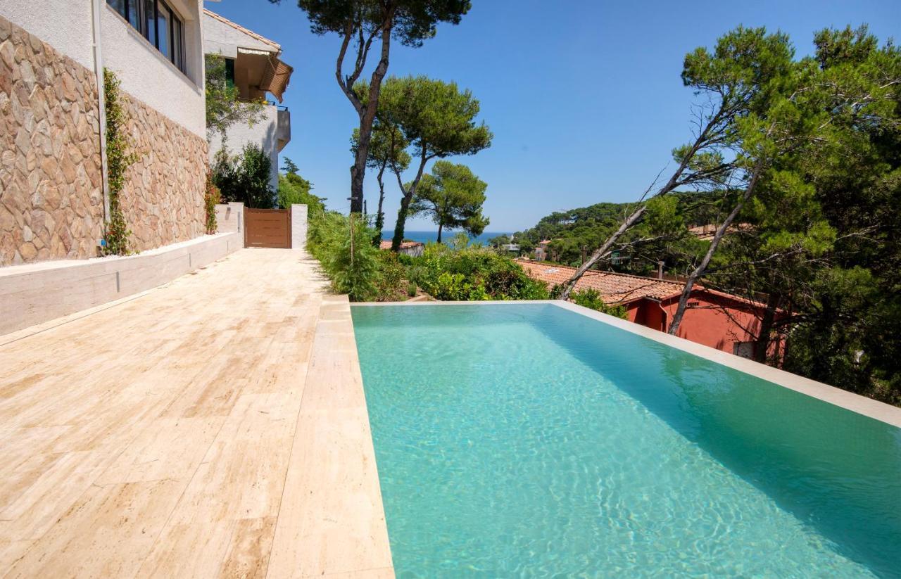 Apartmán La Vie En Rouge Sa Riera Duplex, Private Parking Begur Exteriér fotografie